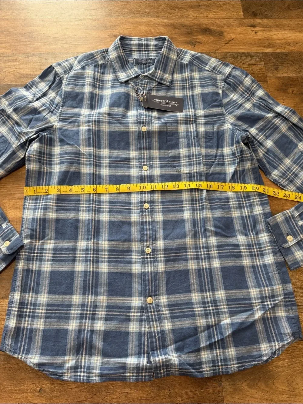 Vineyard Vines long sleeve button down shirt